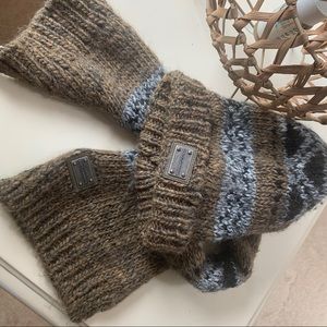 Gently used Dolce & Gabbana youth hat & scarf.